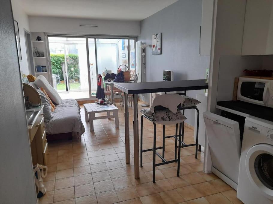 F1 Veranda Jardinet En Residence Front De Mer Bernieres-sur-Mer Exterior photo